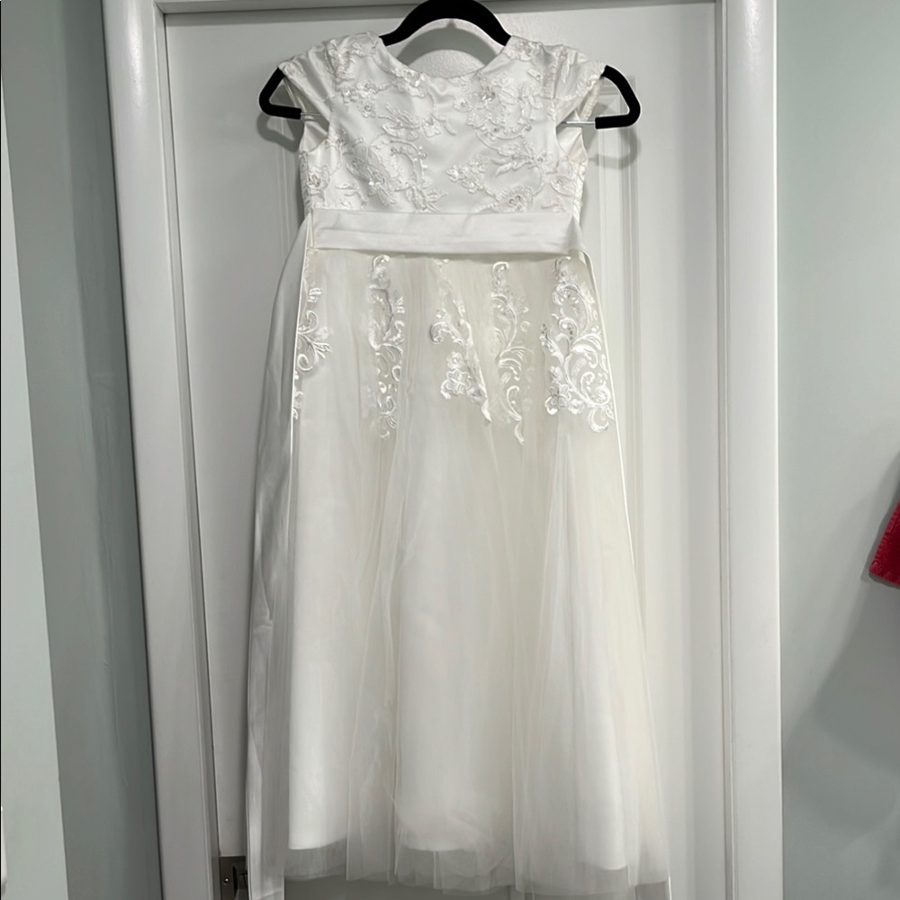 Elegant Ivory/Off White Girl’s Dress (2 available, sizes 6/7 & 8/9)